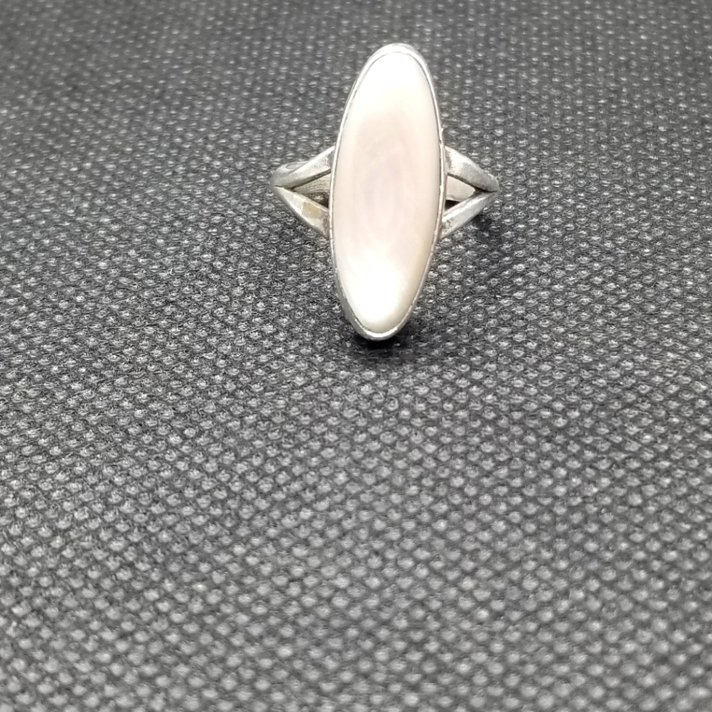 Vintage Mother of Pearl Ring